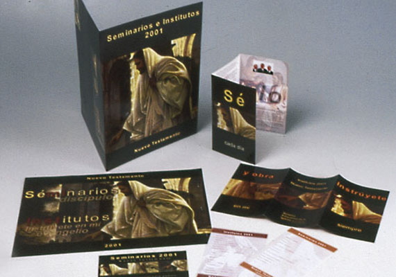 Conjunto de afiche, folleto, carpeta y fichas inscripción para curso de religión Sistema Educativo de la Iglesia, La Iglesia de Jesucristo de los Santos de los Últimos Días.