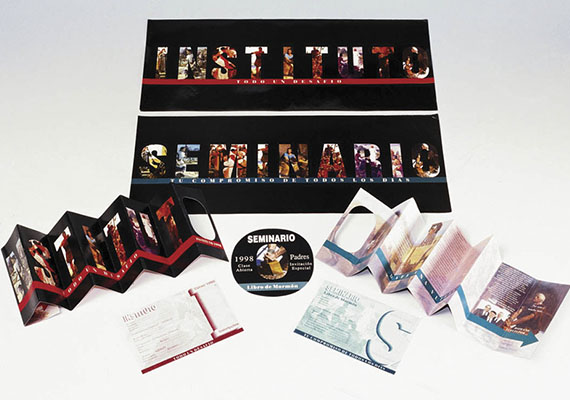 Conjunto de afiche, folleto, carpeta y fichas inscripción para curso de religión Sistema Educativo de la Iglesia, La Iglesia de Jesucristo de los Santos de los Últimos Días.